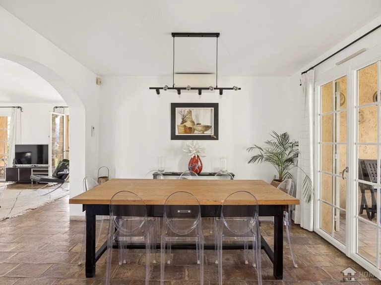 Villa for Sale in St Paul, Vence, St. Paul Area 8