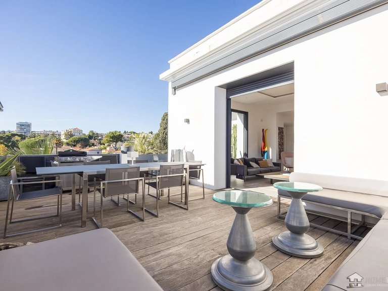 Villa for Sale in Cannes, Cannes Area 1