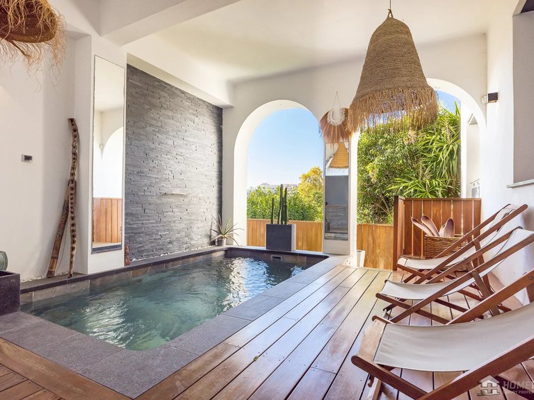 Villa for Sale in Cannes, Cannes Area 2