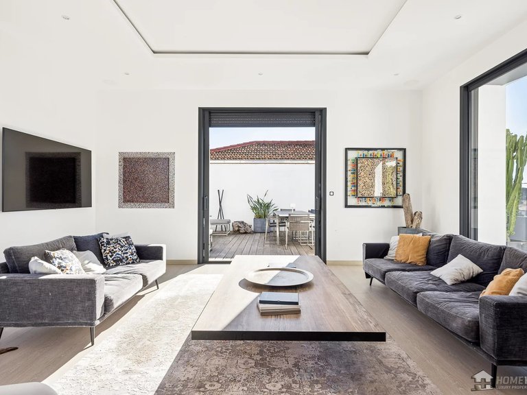 Villa for Sale in Cannes, Cannes Area 3