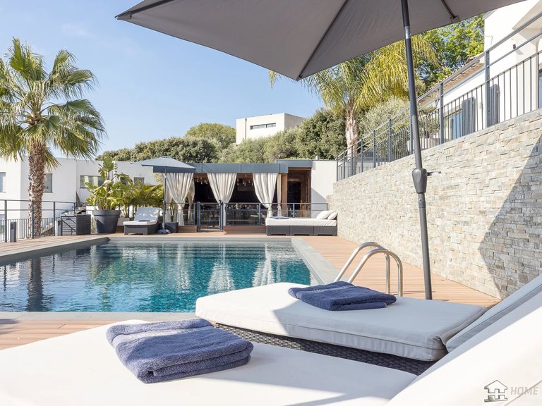 Villa for Sale in Cagnes Sur Mer, Antibes Area 4