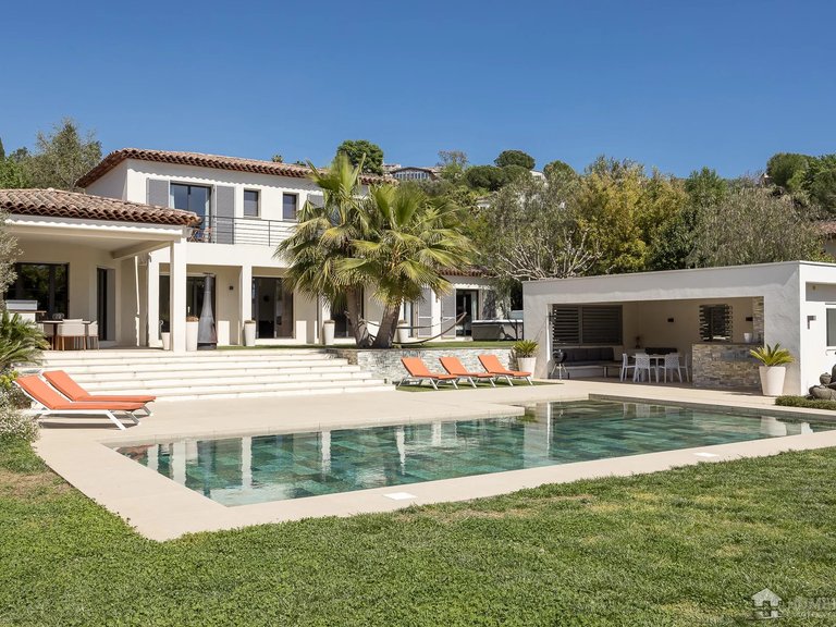 Villa for Sale in St Paul, Vence, St. Paul Area 2