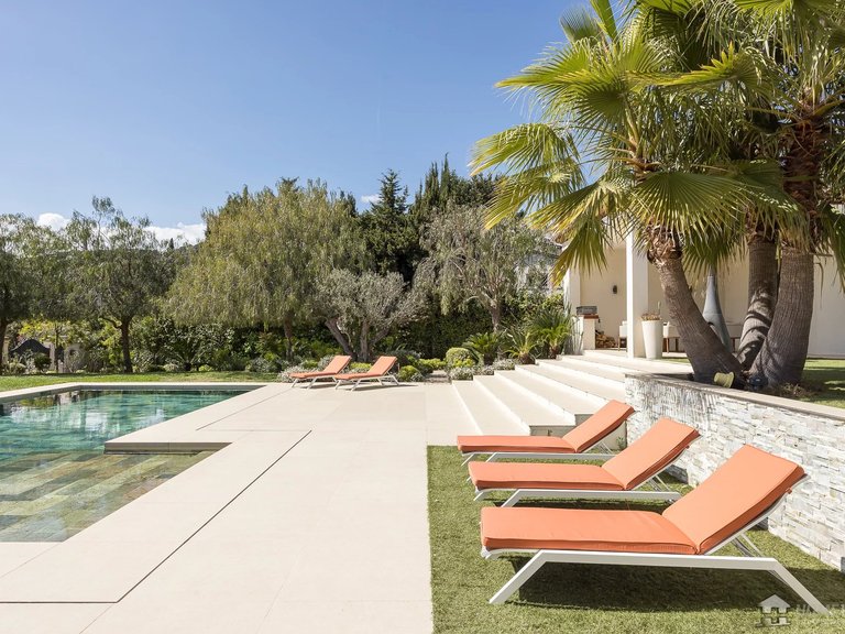 Villa for Sale in St Paul, Vence, St. Paul Area 4