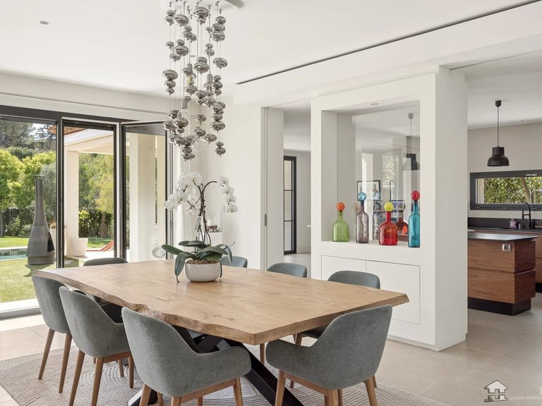 Villa for Sale in St Paul, Vence, St. Paul Area 8