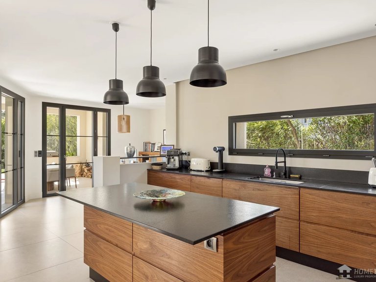 Villa for Sale in St Paul, Vence, St. Paul Area 10