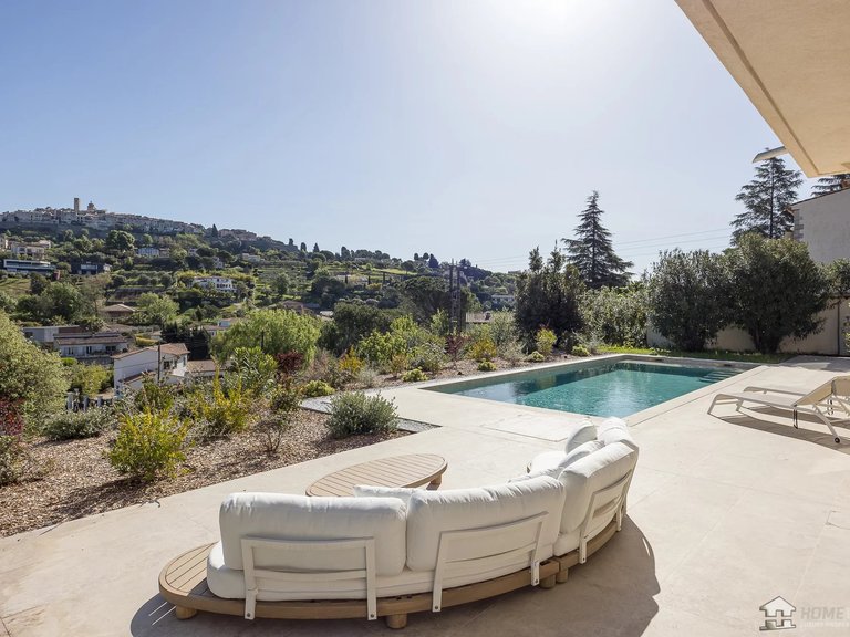 Villa for Sale in St Paul, Vence, St. Paul Area 3