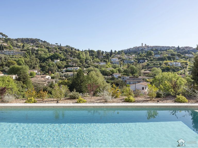 Villa for Sale in St Paul, Vence, St. Paul Area 4