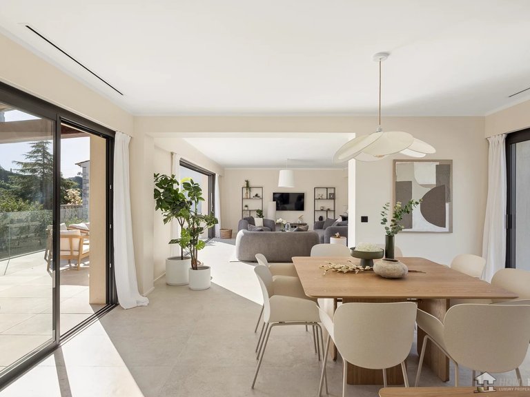 Villa for Sale in St Paul, Vence, St. Paul Area 8