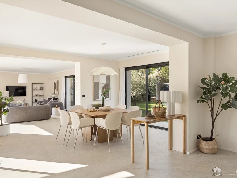 Villa for Sale in St Paul, Vence, St. Paul Area 9