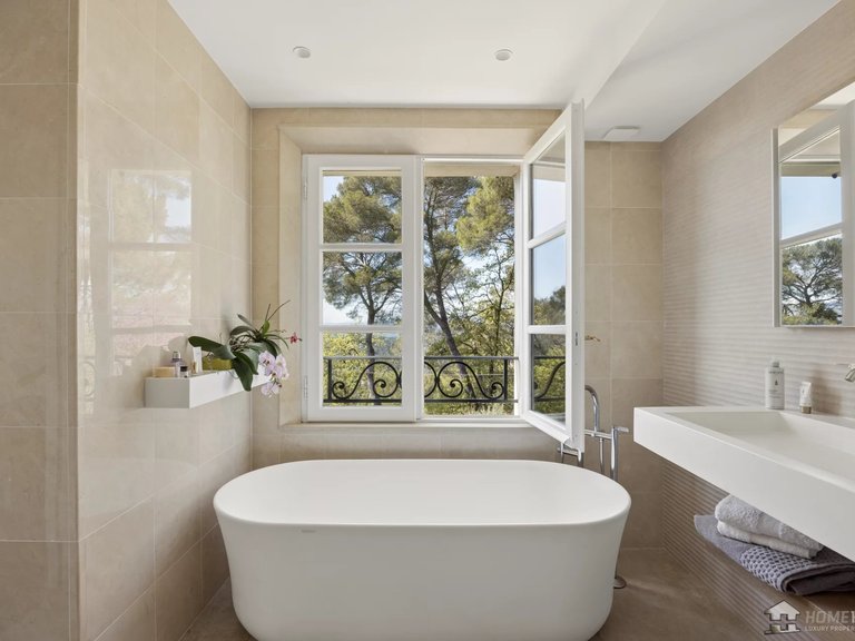 Villa for Sale in Mougins, Mougins, Valbonne, Grasse Area 9