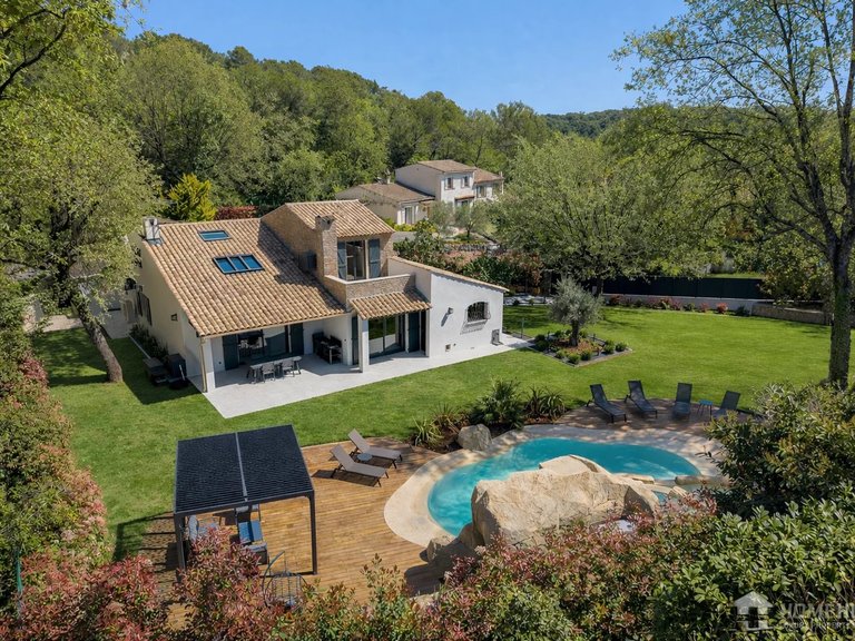 Villa for Sale in Roquefort Les Pins, Mougins, Valbonne, Grasse Area 1