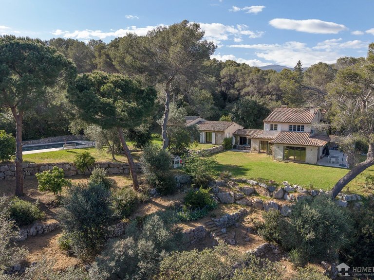 Villa for Sale in La Colle Sur Loup, Vence, St. Paul Area 2