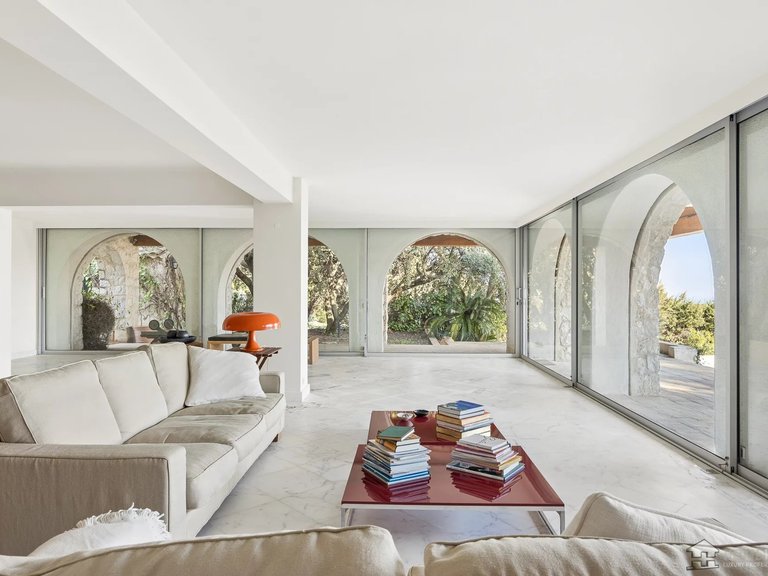Villa for Sale in St Paul, Vence, St. Paul Area 4