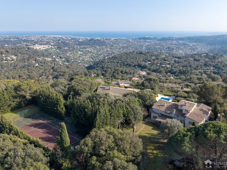 Villa for Sale in St Paul, Vence, St. Paul Area 9