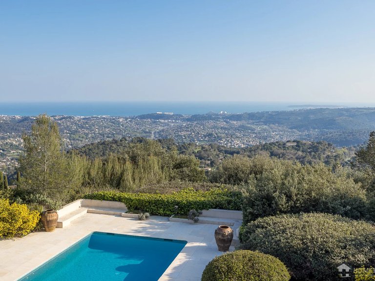Villa for Sale in St Paul, Vence, St. Paul Area 10