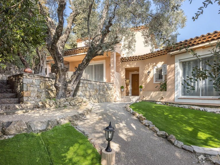 Villa for Sale in Le Cannet, Cannes Area 3