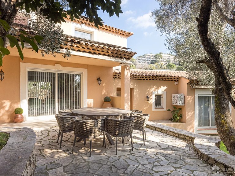 Villa for Sale in Le Cannet, Cannes Area 9