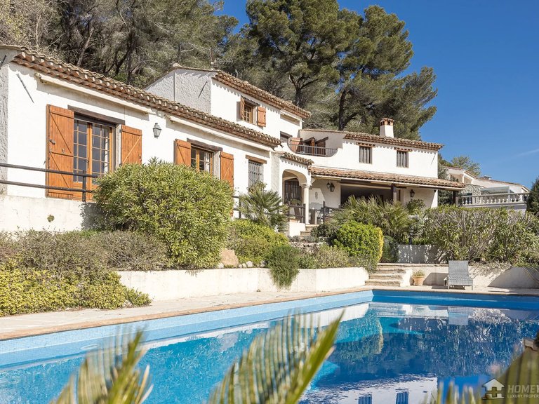 Villa for Sale in Cannes, Cannes Area 1