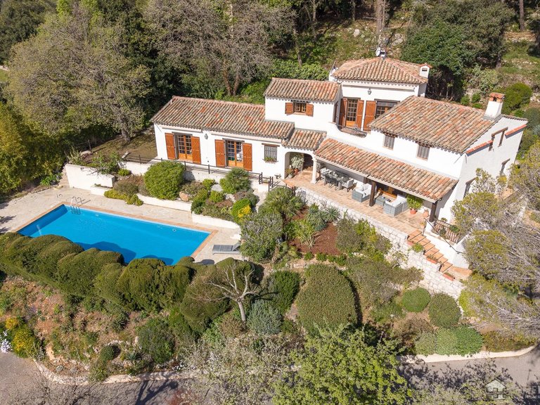 Villa for Sale in Cannes, Cannes Area 2