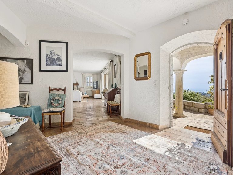 Villa for Sale in Cannes, Cannes Area 4