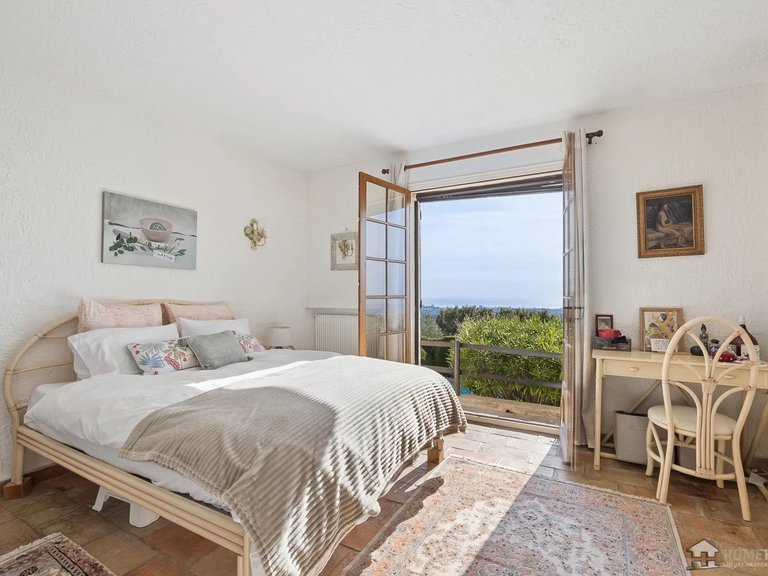 Villa for Sale in Cannes, Cannes Area 6