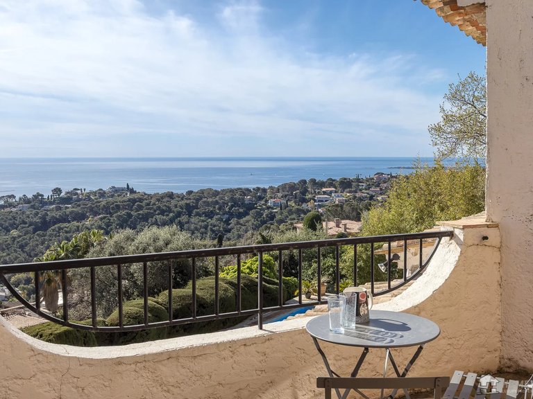 Villa for Sale in Cannes, Cannes Area 8