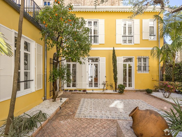 Villa for Sale in Cannes, Cannes Area 8