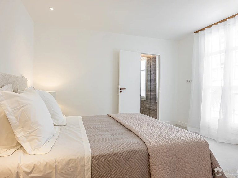 Villa for Sale in Cannes, Cannes Area 9