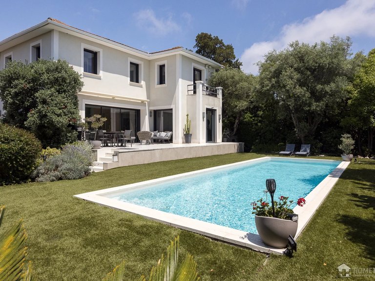 Villa for Sale in Antibes, Antibes Area 8