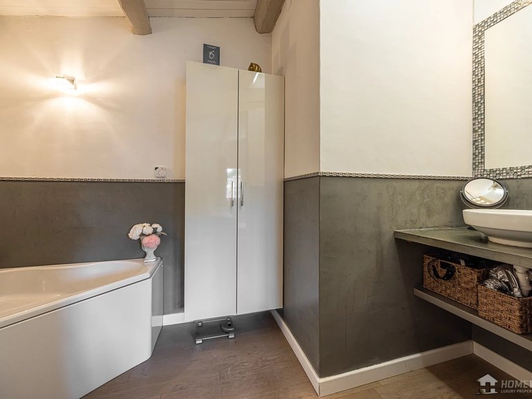 Villa for Sale in Cannes, Cannes Area 9