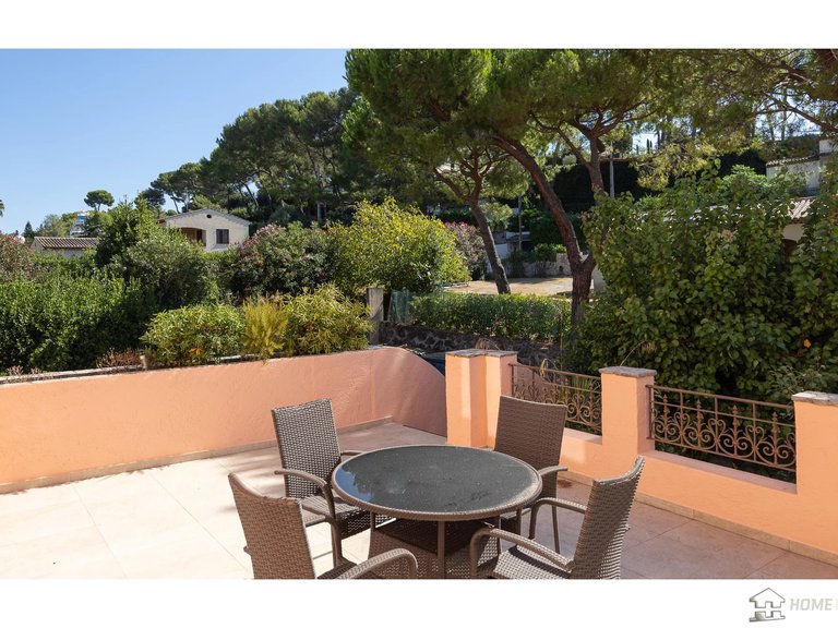 Villa for Sale in Antibes, Antibes Area 9