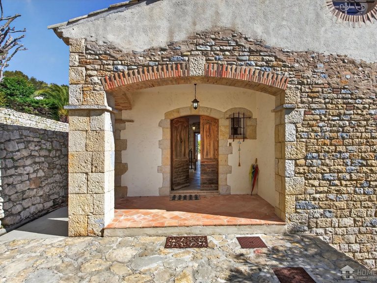 Villa for Sale in Vallauris, Antibes Area 9