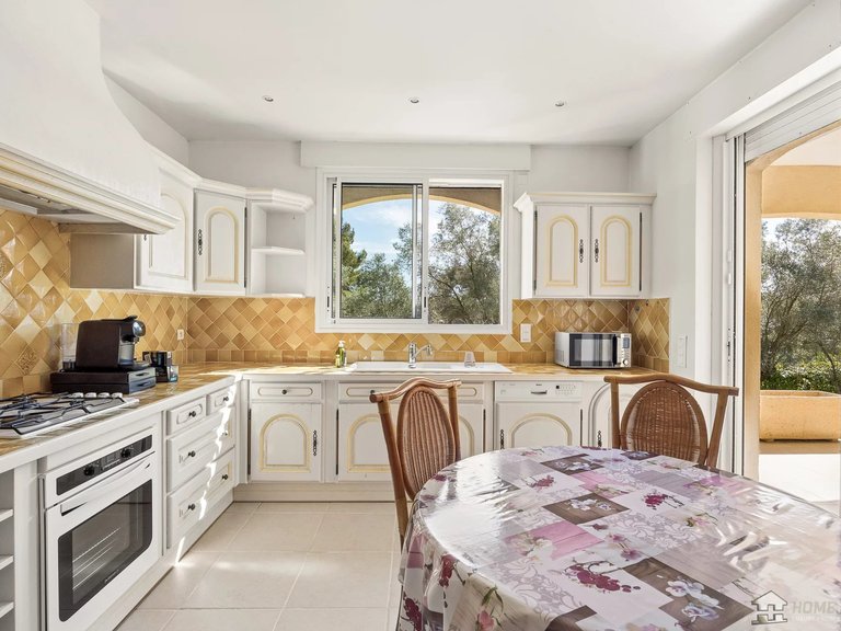 Villa for Sale in Antibes, Antibes Area 7
