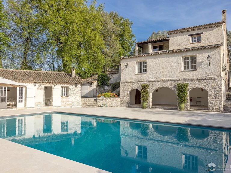 Villa for Sale in Vence, Vence, St. Paul Area 1