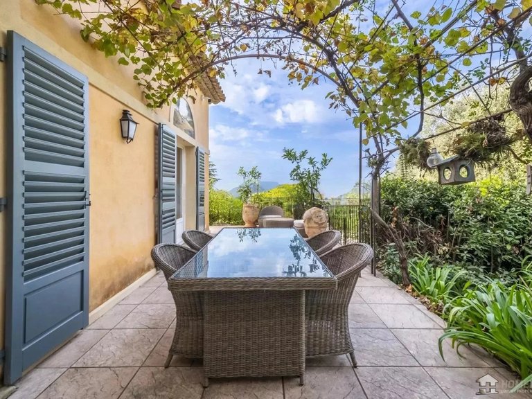 Villa for Sale in La Colle Sur Loup, Vence, St. Paul Area 10