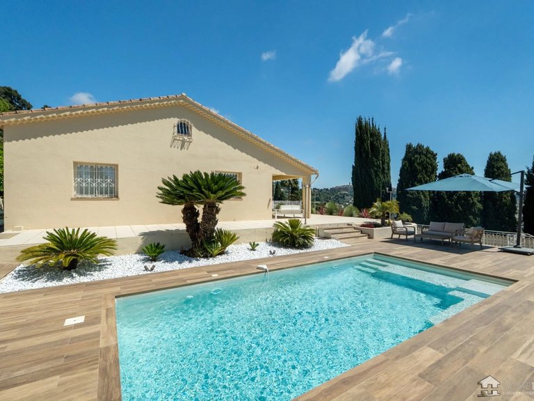 Villa for Sale in La Colle Sur Loup, Vence, St. Paul Area 1