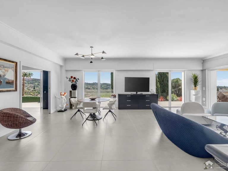 Villa for Sale in La Colle Sur Loup, Vence, St. Paul Area 8