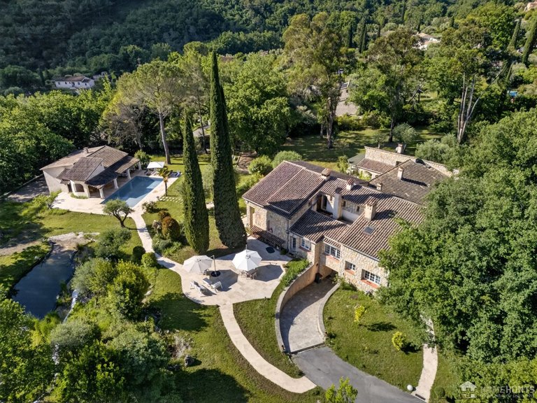 Villa for Sale in Le Bar Sur Loup, Mougins, Valbonne, Grasse Area 1