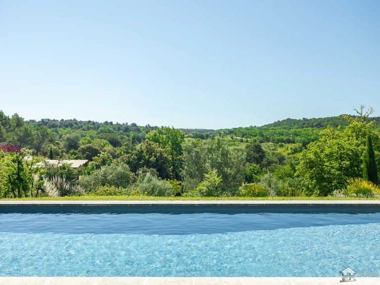 Villa for Sale in Murs, The Luberon / Vaucluse 5