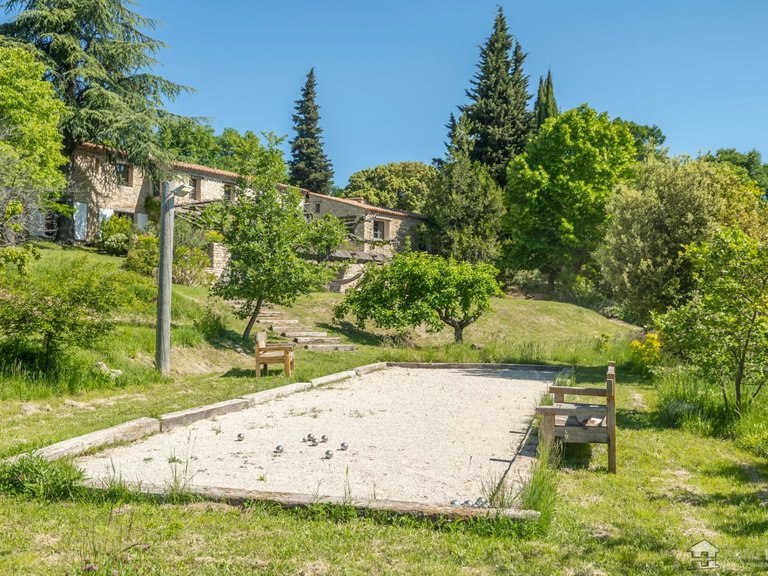 Villa for Sale in Murs, The Luberon / Vaucluse 6