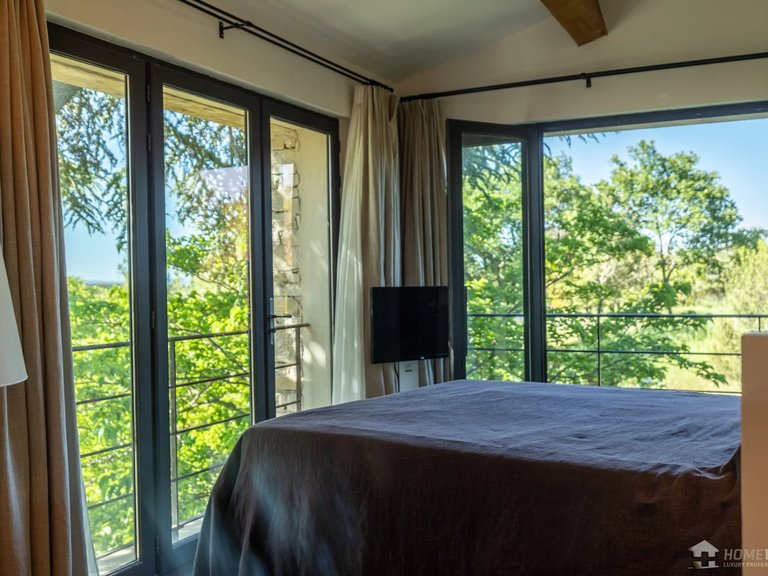 Villa for Sale in Murs, The Luberon / Vaucluse 12