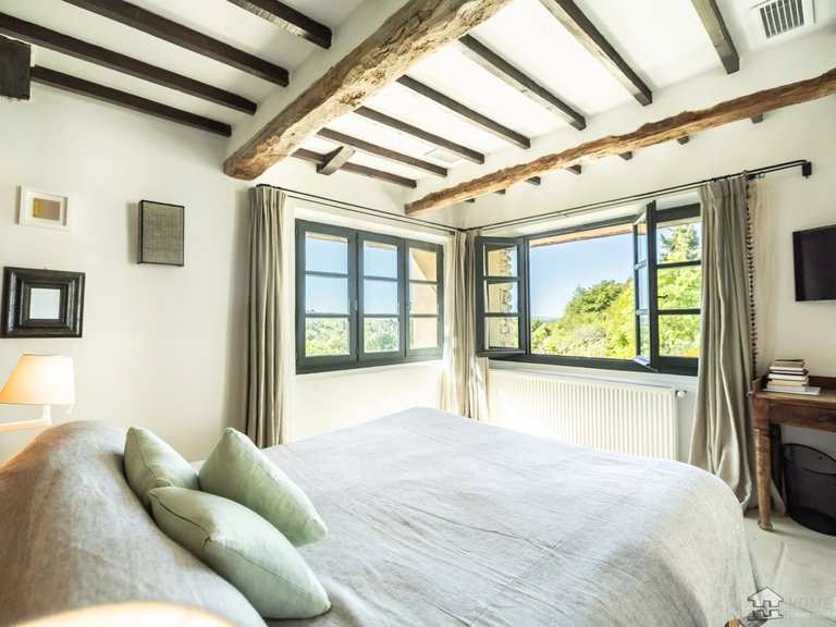 Villa for Sale in Murs, The Luberon / Vaucluse 14