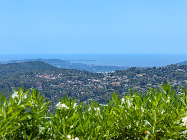 Villa for Sale in Speracedes, Mougins, Valbonne, Grasse Area 2