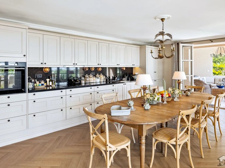 Villa for Sale in Speracedes, Mougins, Valbonne, Grasse Area 5