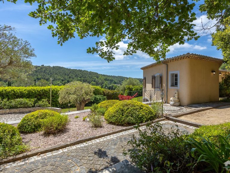 Villa for Sale in Opio, Mougins, Valbonne, Grasse Area 11