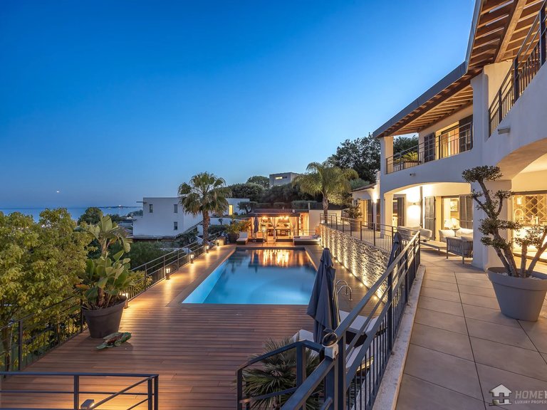 Villa for Sale in Cagnes Sur Mer, Antibes Area 10