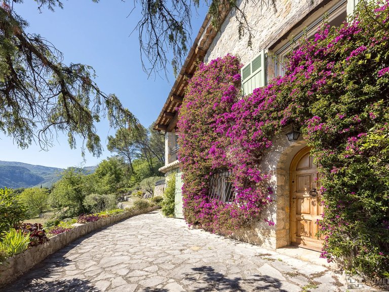 Villa for Sale in Tourrettes Sur Loup, Vence, St. Paul Area 9