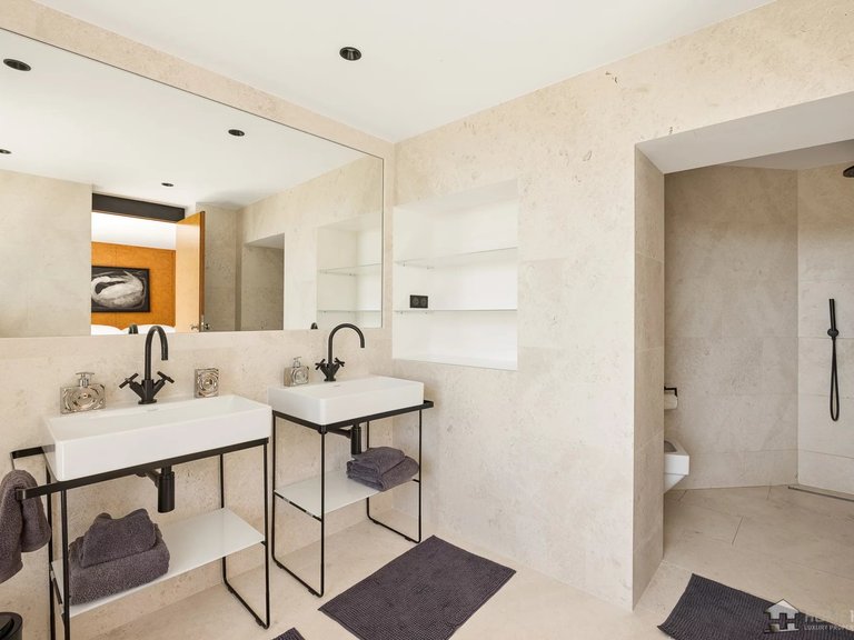 Villa for Sale in Cannes, Cannes Area 7