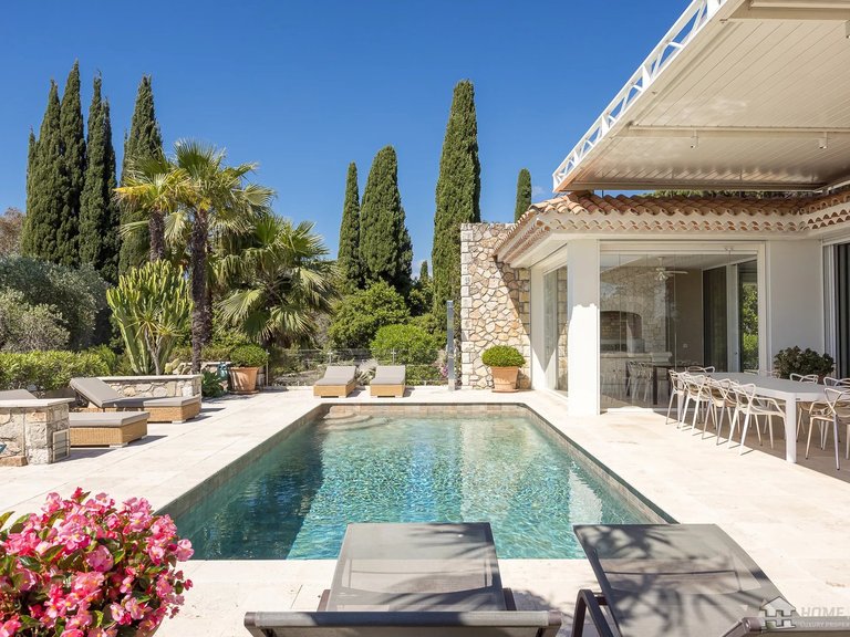 Villa for Sale in Cannes, Cannes Area 10