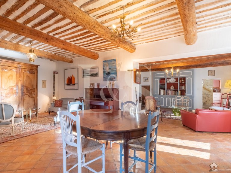 Villa for Sale in Violes, Avignon And North Provence 4